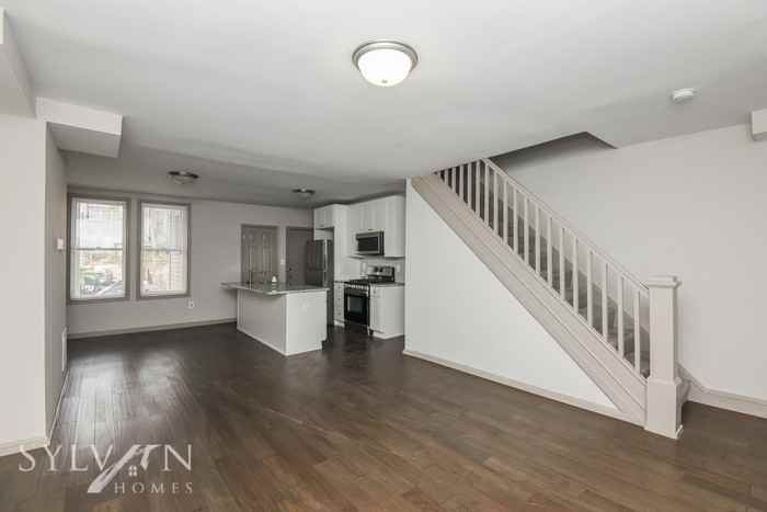 2628 Robb St - Photo 3 of 15