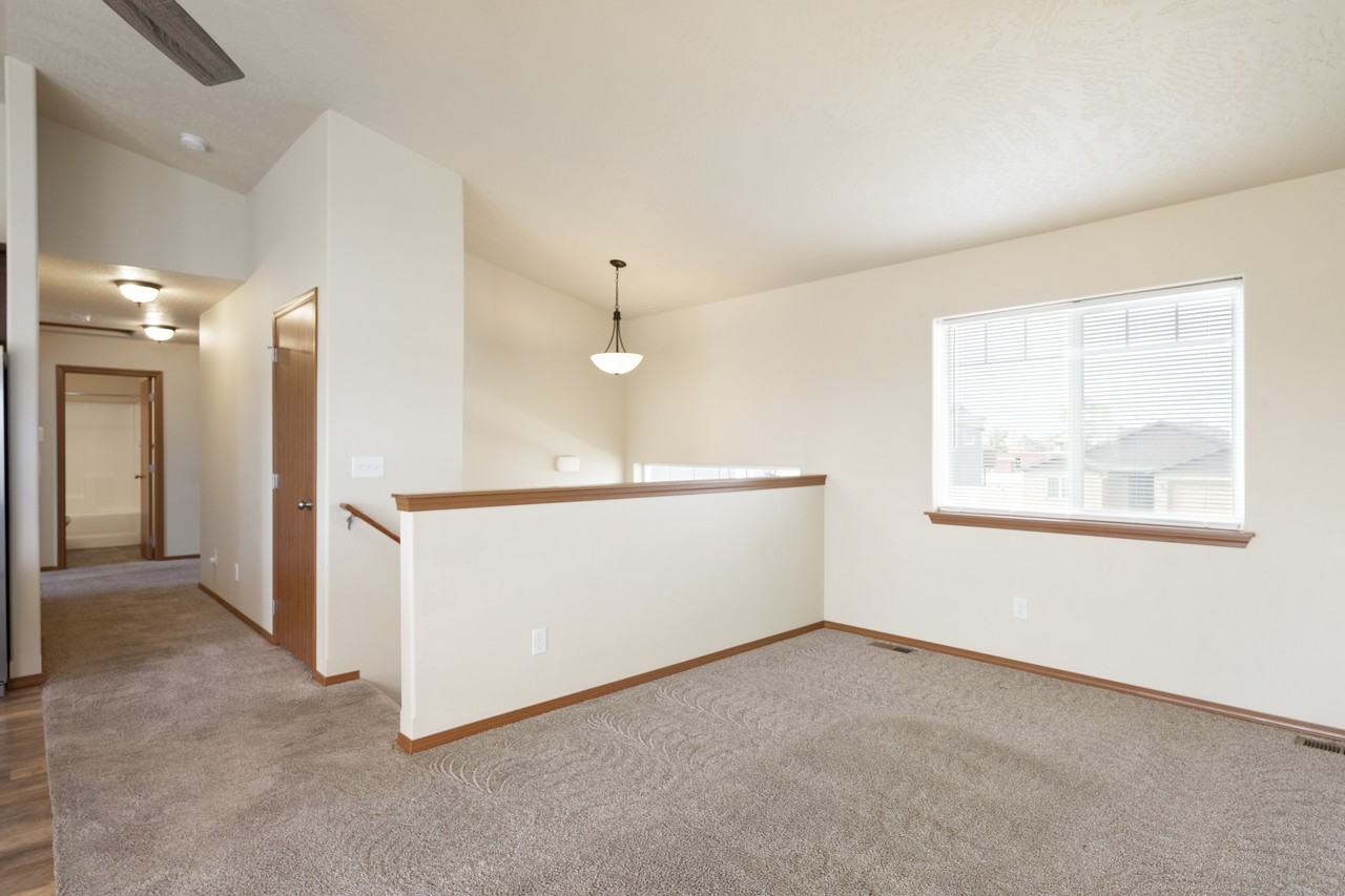 8566 N Oak St #NA - Photo 2 of 24