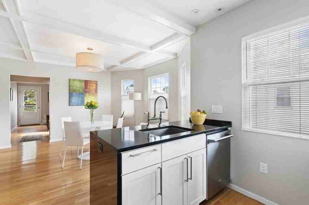 126 Redlands Rd #2 - Photo 3 of 24