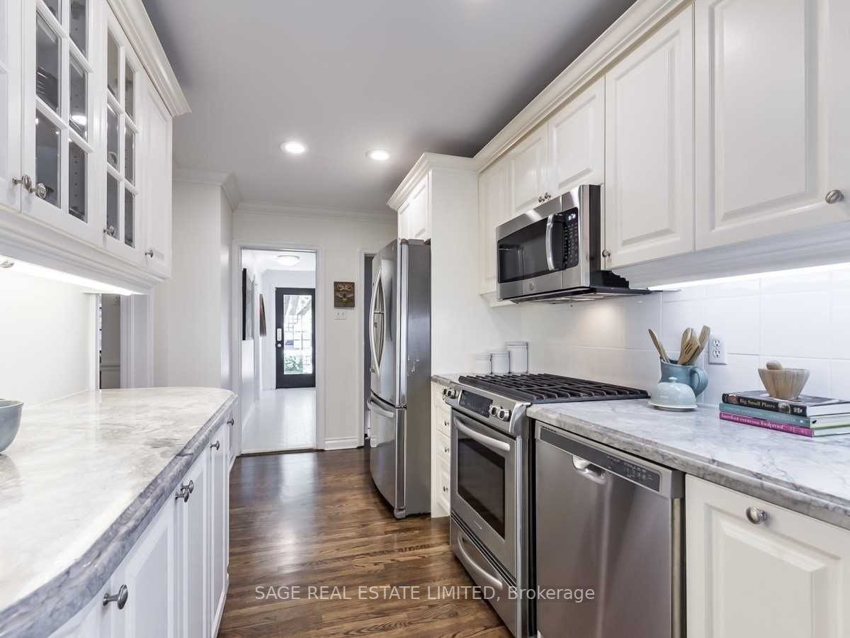 61 Donlea Drive - Photo 3 of 26