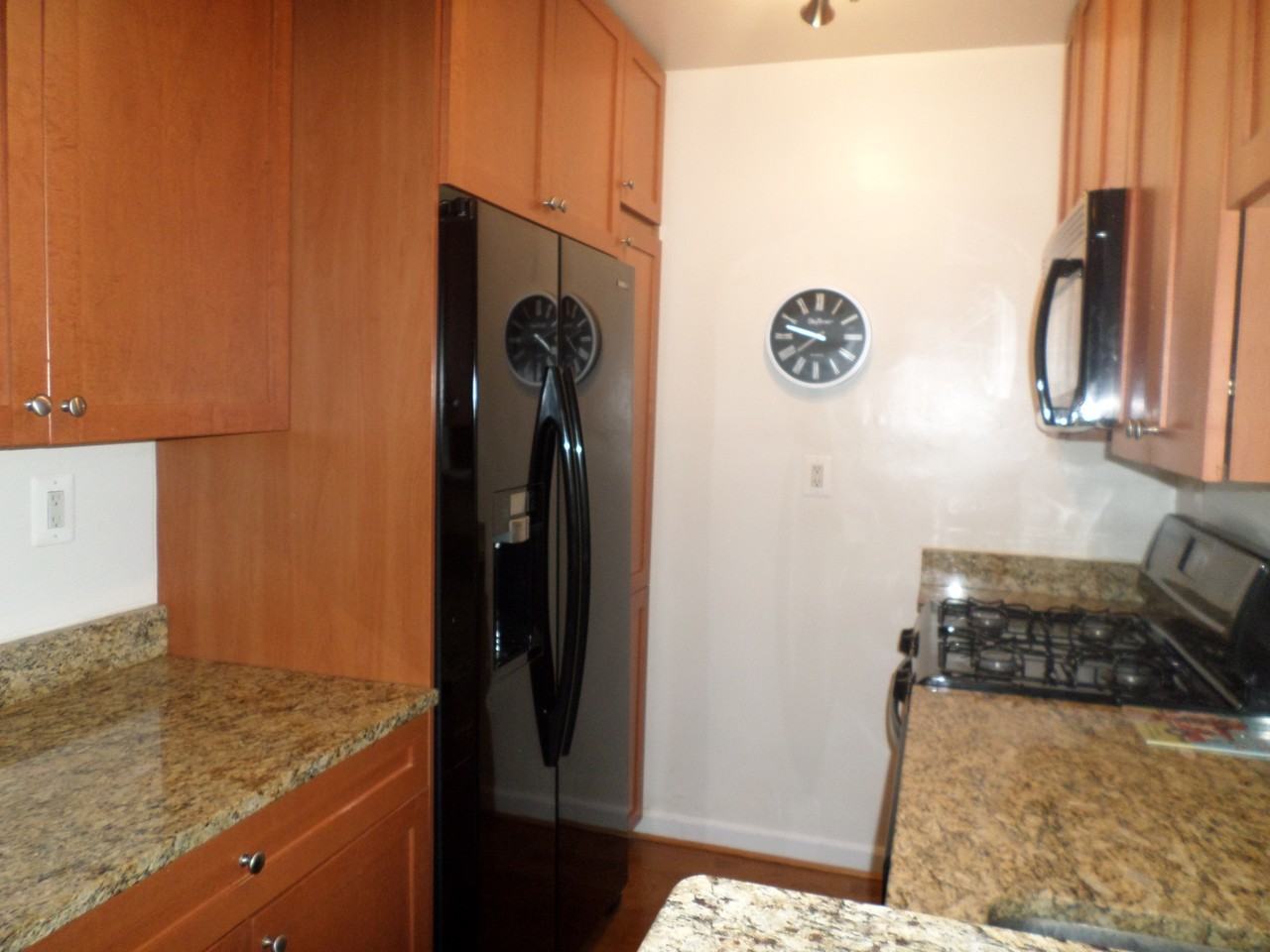 2725 39th Str NWUnit 211 #211 - Photo 3 of 30