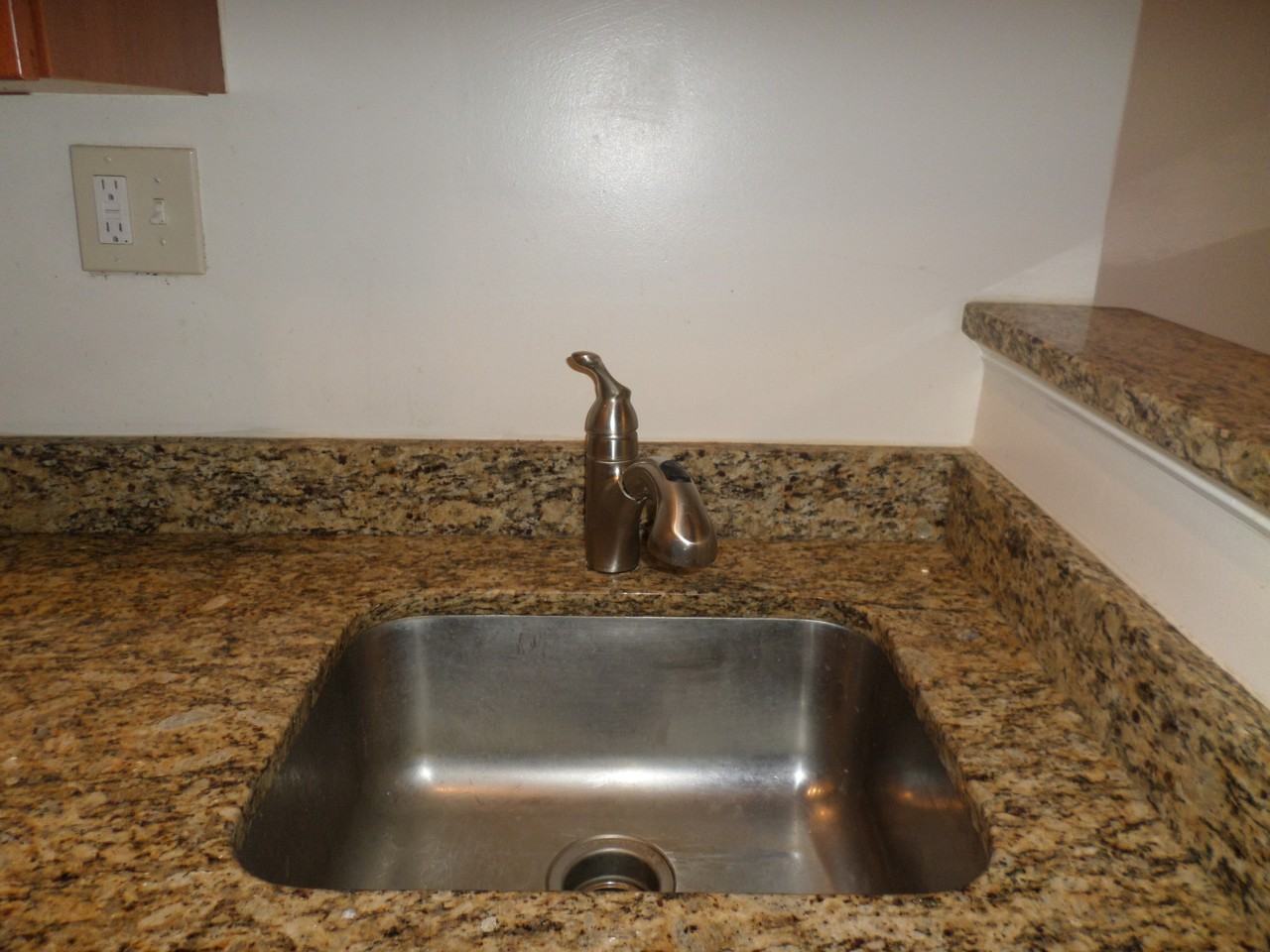 2725 39th Str NWUnit 211 #211 - Photo 5 of 30