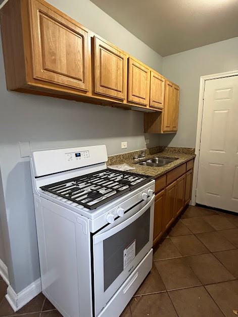 7152 S Cornell Ave #7152-3W - Photo 2 of 11