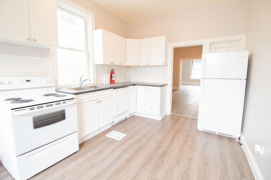 75 Cathcart St, Hamilton, ON L8R 1M6 3 Bedroom Apartment for Rent PadMapper