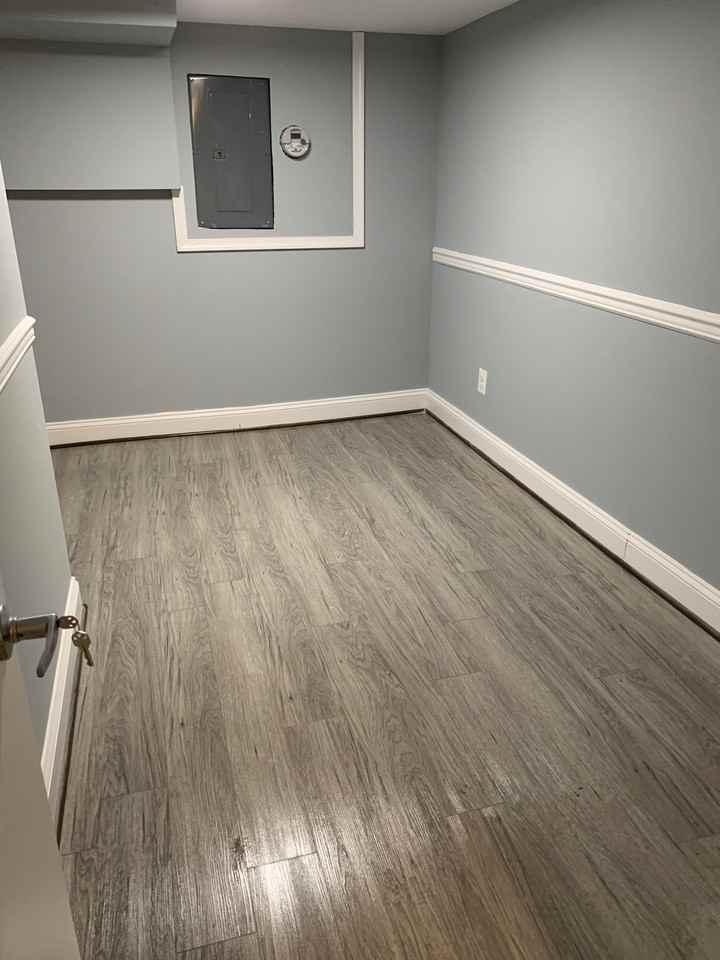 148 148 North East Avenue - 4 Available private bath $900 - Photo 6 of 9