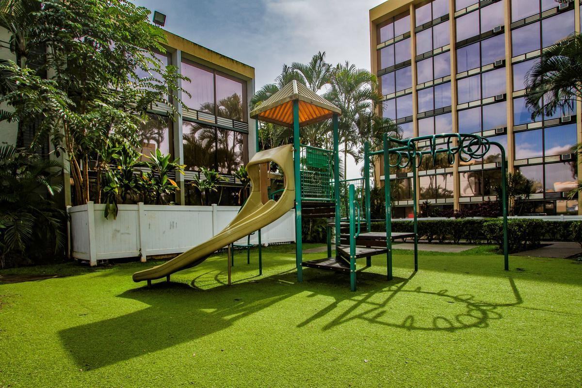 1060 Kilani Ave - Photo 3 of 24