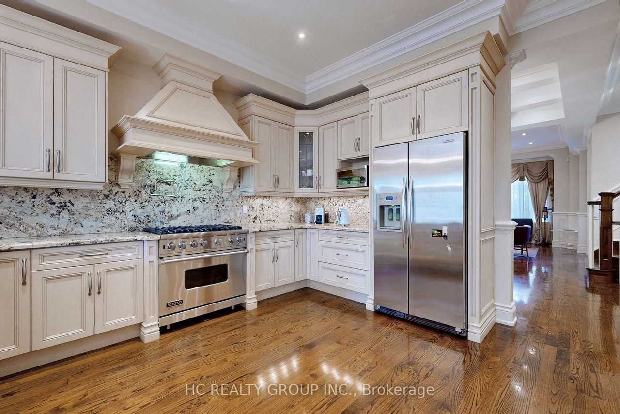 325 Melrose Avenue - Photo 2 of 24