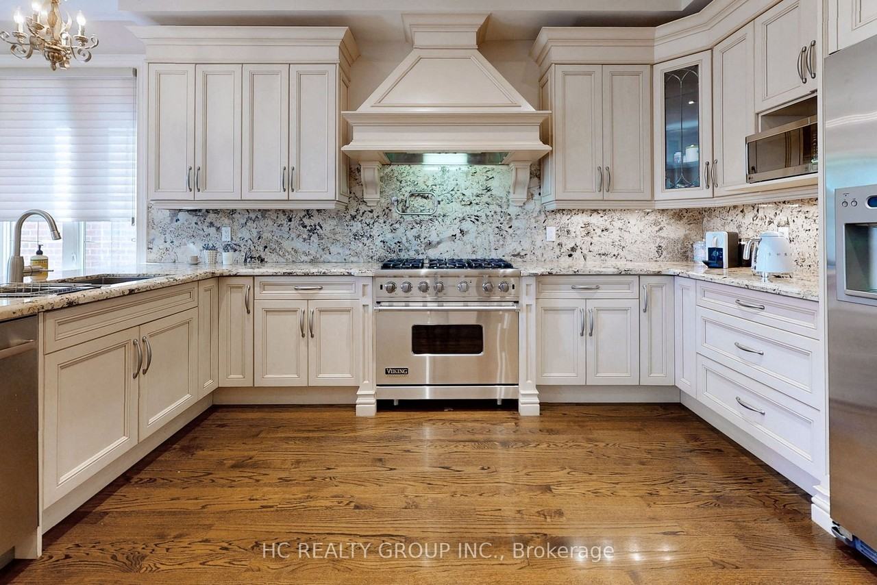 325 Melrose Avenue - Photo 3 of 24