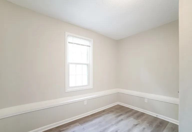 3315 South Harris Avenue - Photo 3 of 10