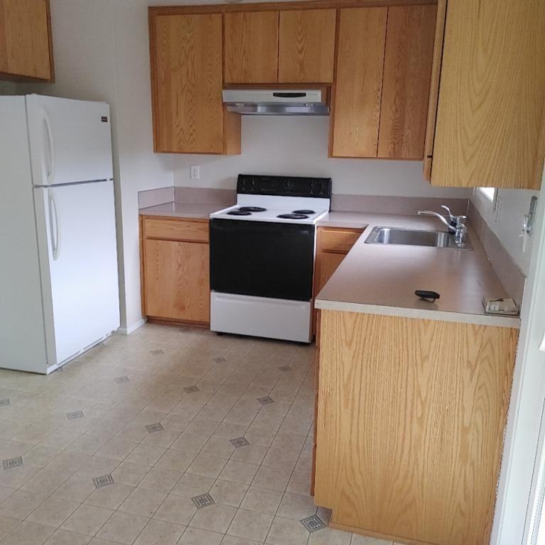 3627 Geary St Se - Photo 3 of 12