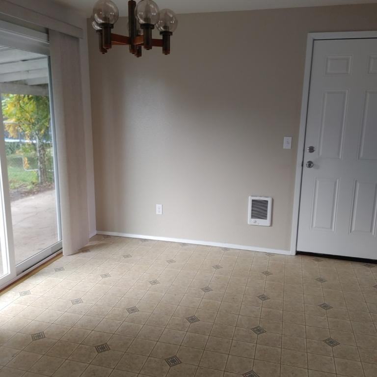 3627 Geary St Se - Photo 5 of 12