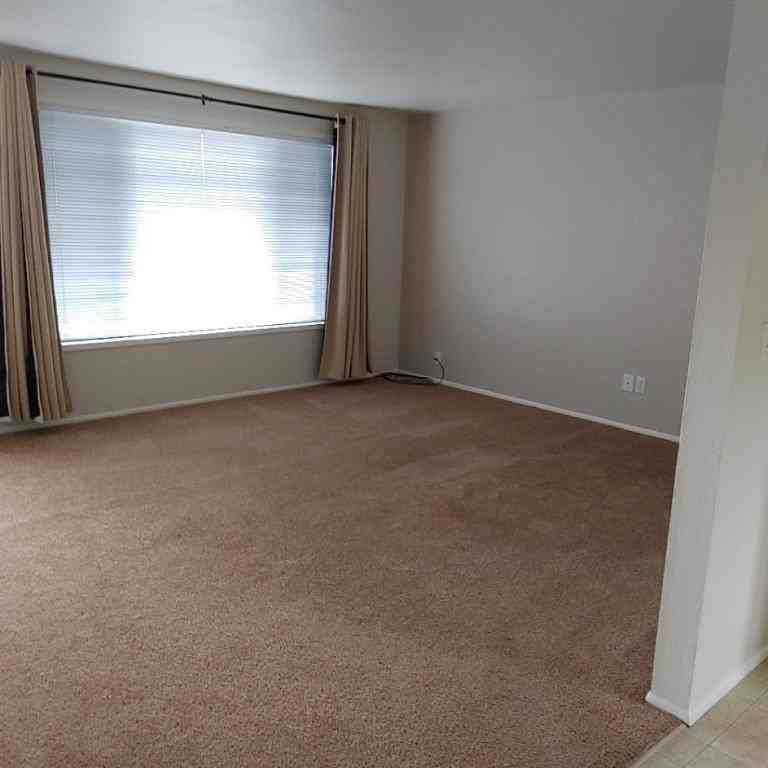 3627 Geary St Se - Photo 7 of 12