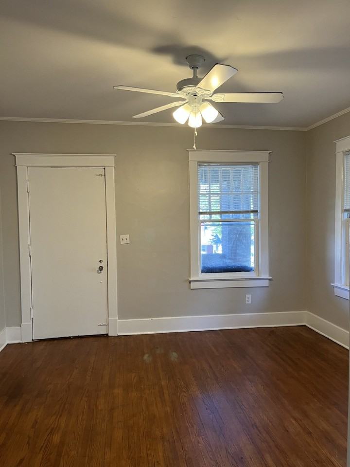 2129 Ashwood Ave - Photo 3 of 13