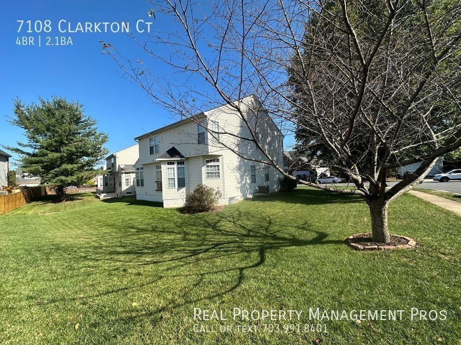 7108 Clarkton Ct - Photo 2 of 31