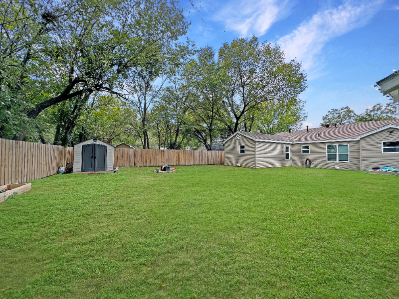 928 Lydick Ln - Photo 2 of 23