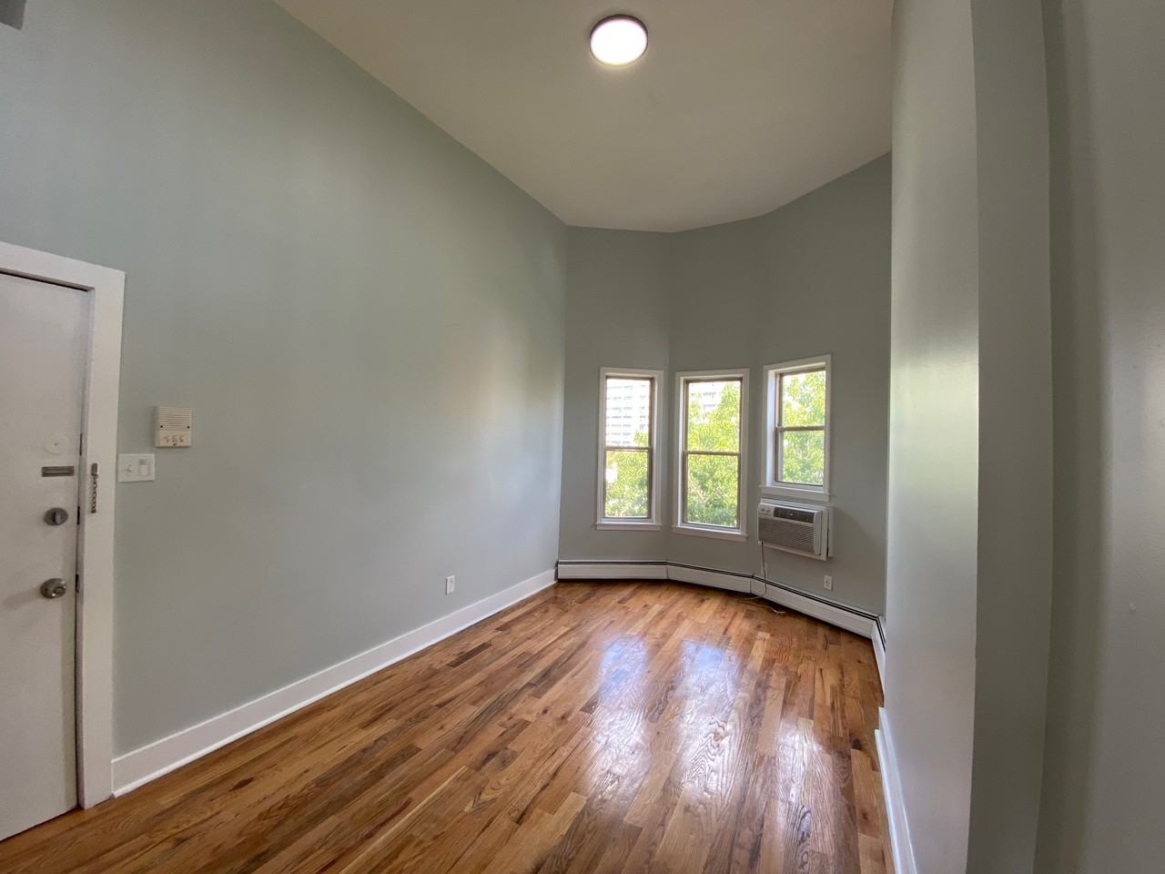 115 Magnolia AveApartment 4LF #115-4LF - Photo 2 of 11