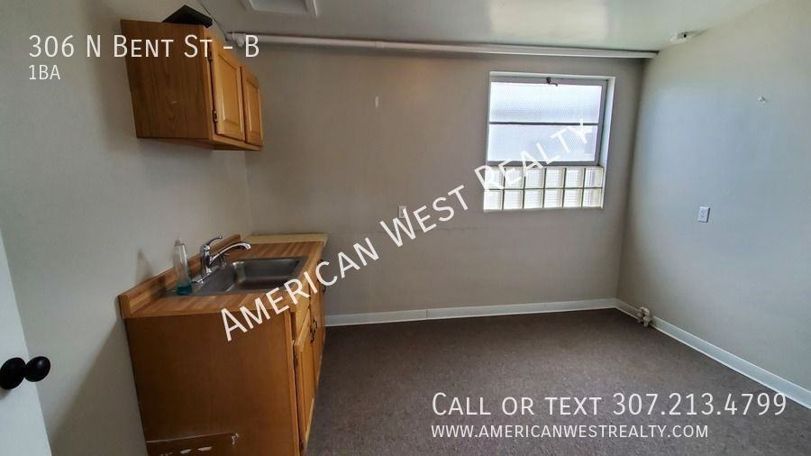 306 1/2 N Bent St - Photo 2 of 10