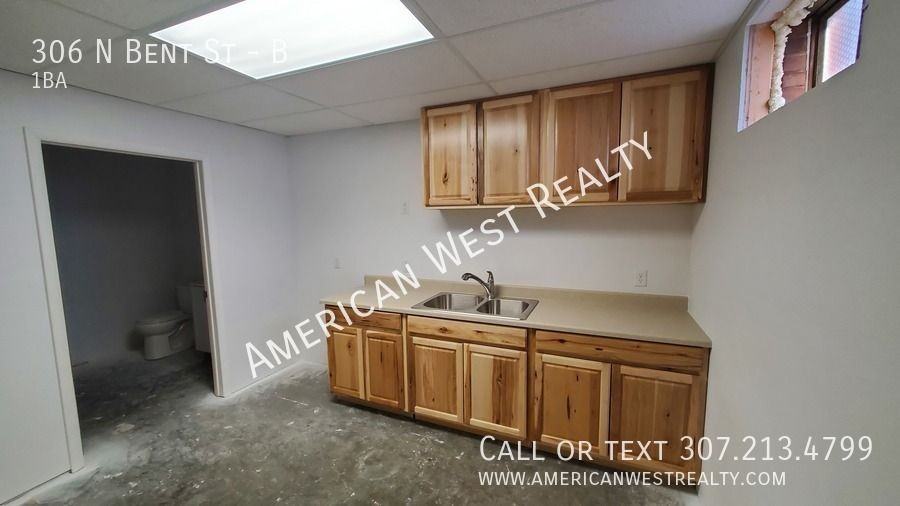 306 1/2 N Bent St - Photo 3 of 10