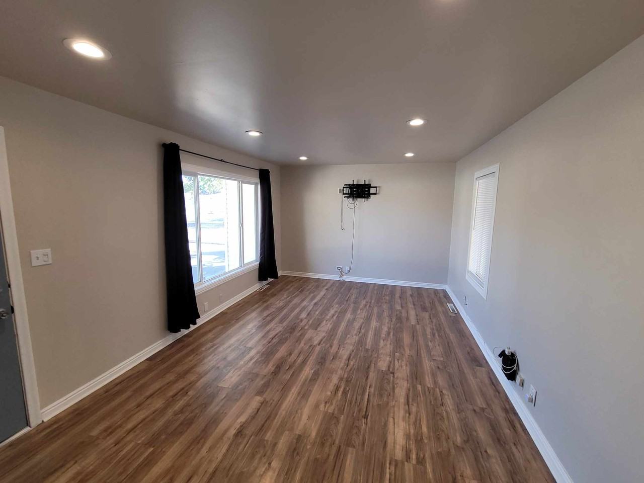 5580 S 4270 W #1 - Photo 4 of 18