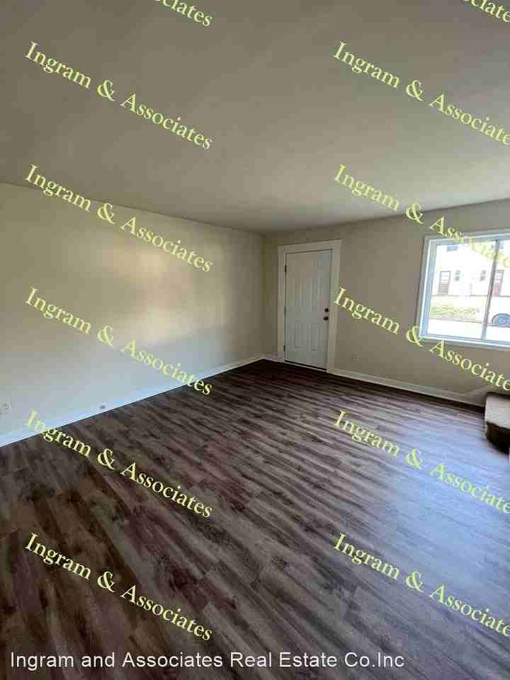 Mansion Hill Apartments - Photo 3 of 15