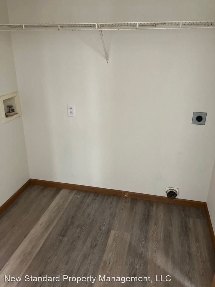 219 N. Ventura Avenue - Photo 2 of 5