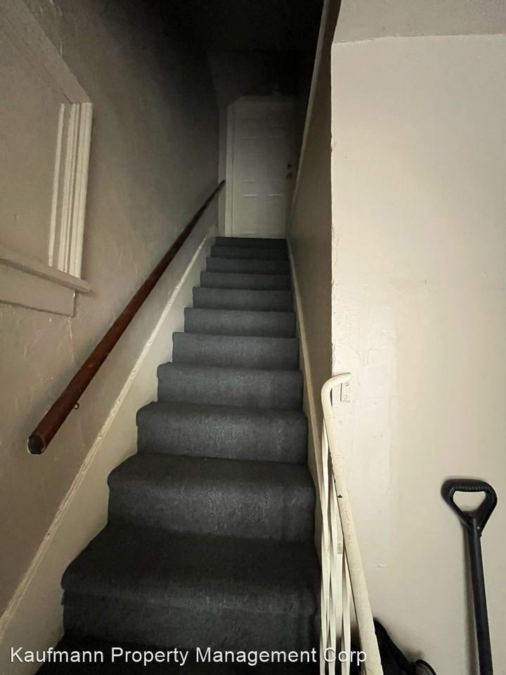 220 W Butler Street - Photo 2 of 8