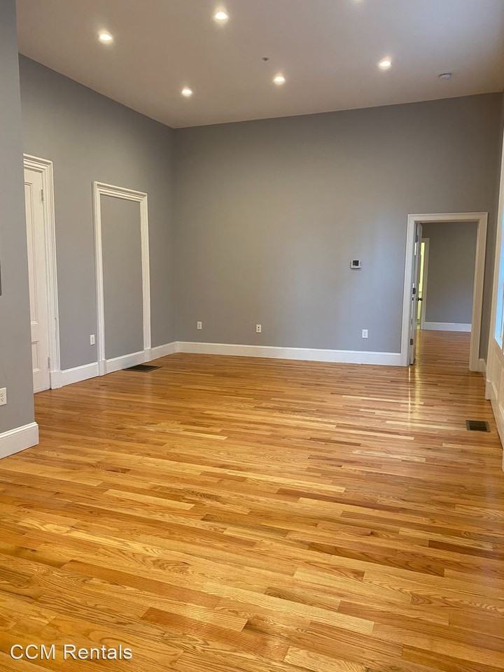 162 Federal St - Photo 3 of 10