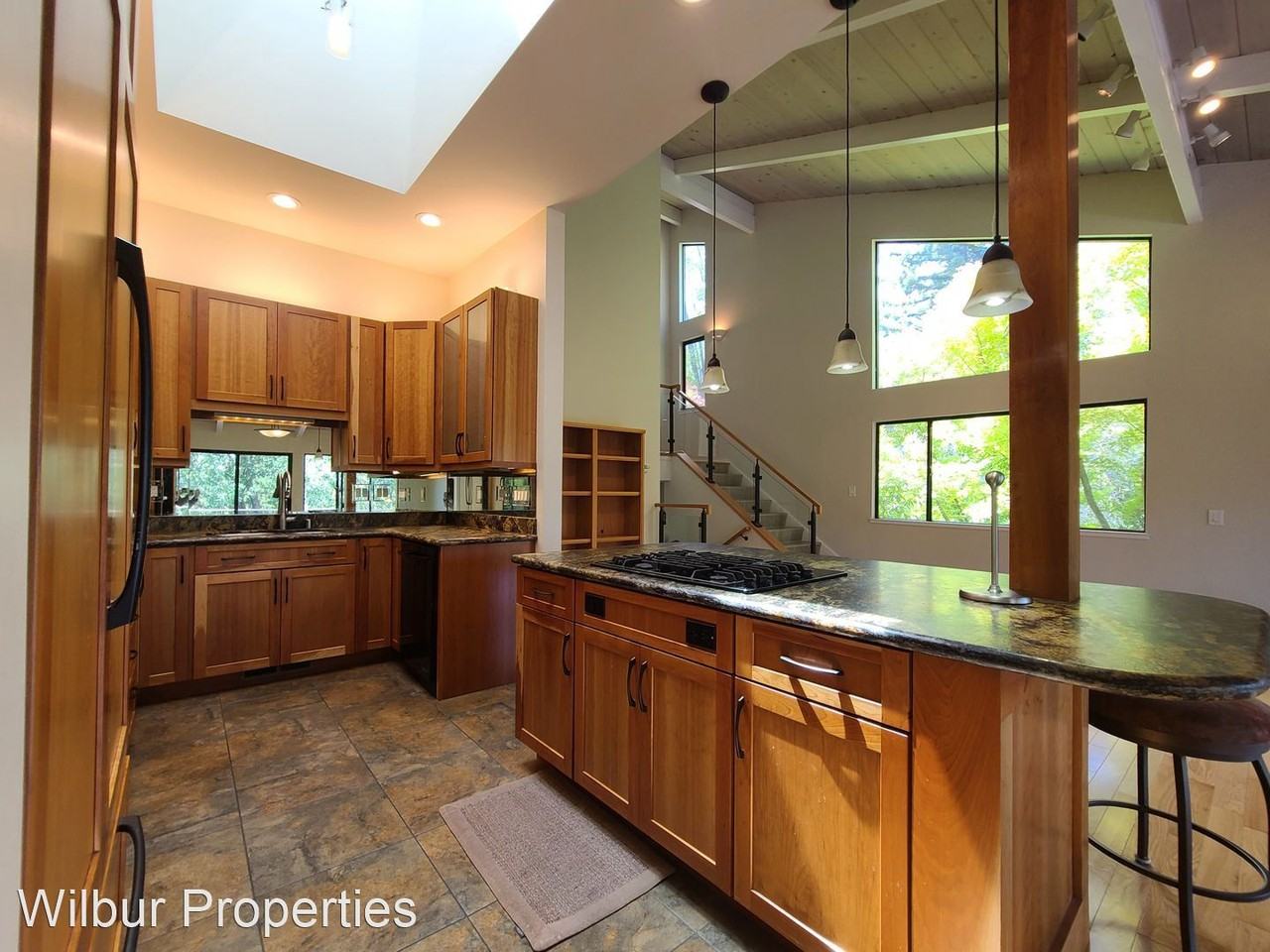178 Sand Hill Cir - Photo 2 of 19