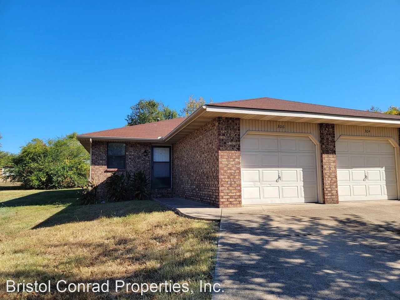 304 Newton Ave 306 Newton Ave Apartments in Mountain Home, AR 72653