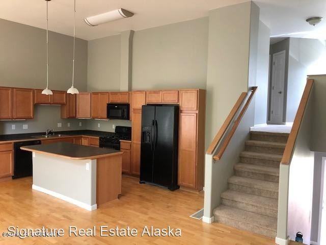 20600 Icefall Dr - Photo 3 of 13