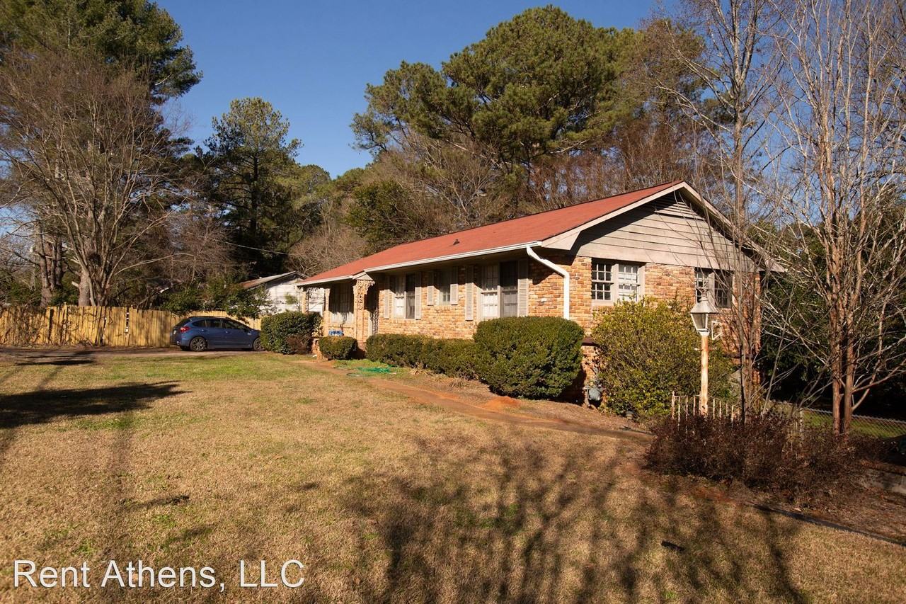 1085 College Station Rd - Photo 2 of 2