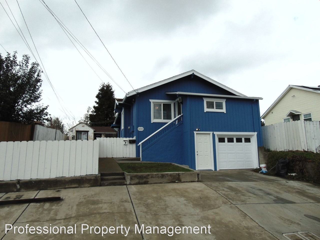 418 418 3rd Street -- Main House - Photo 2 of 16