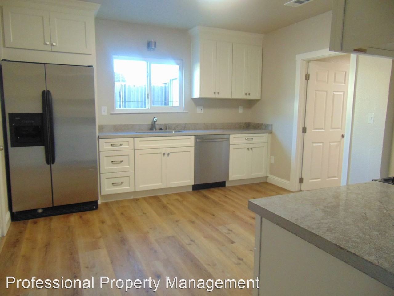 418 418 3rd Street -- Main House - Photo 3 of 16