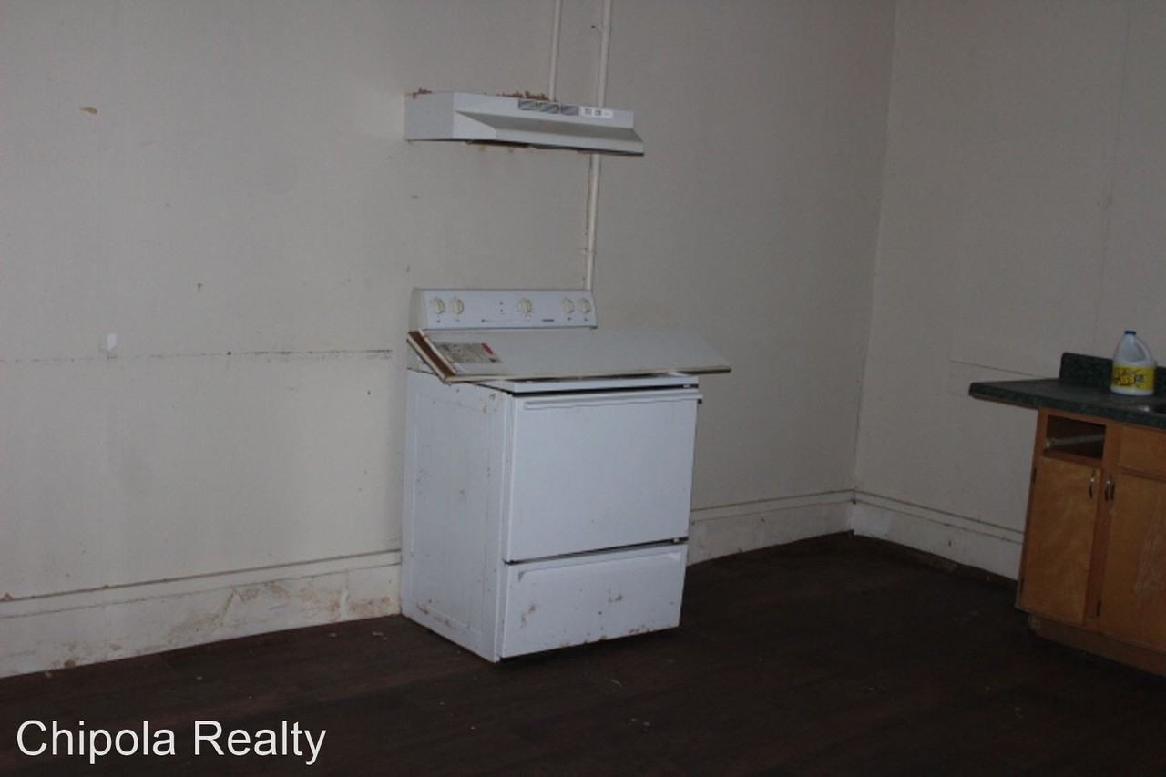 2715 2715 Hwy 90 - Photo 3 of 17