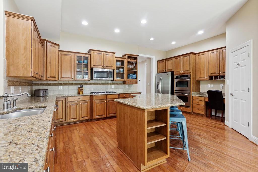 17205 Dewpoint Pl - Photo 2 of 50