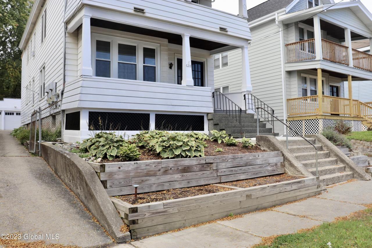 628 N Pearl St - Photo 3 of 30