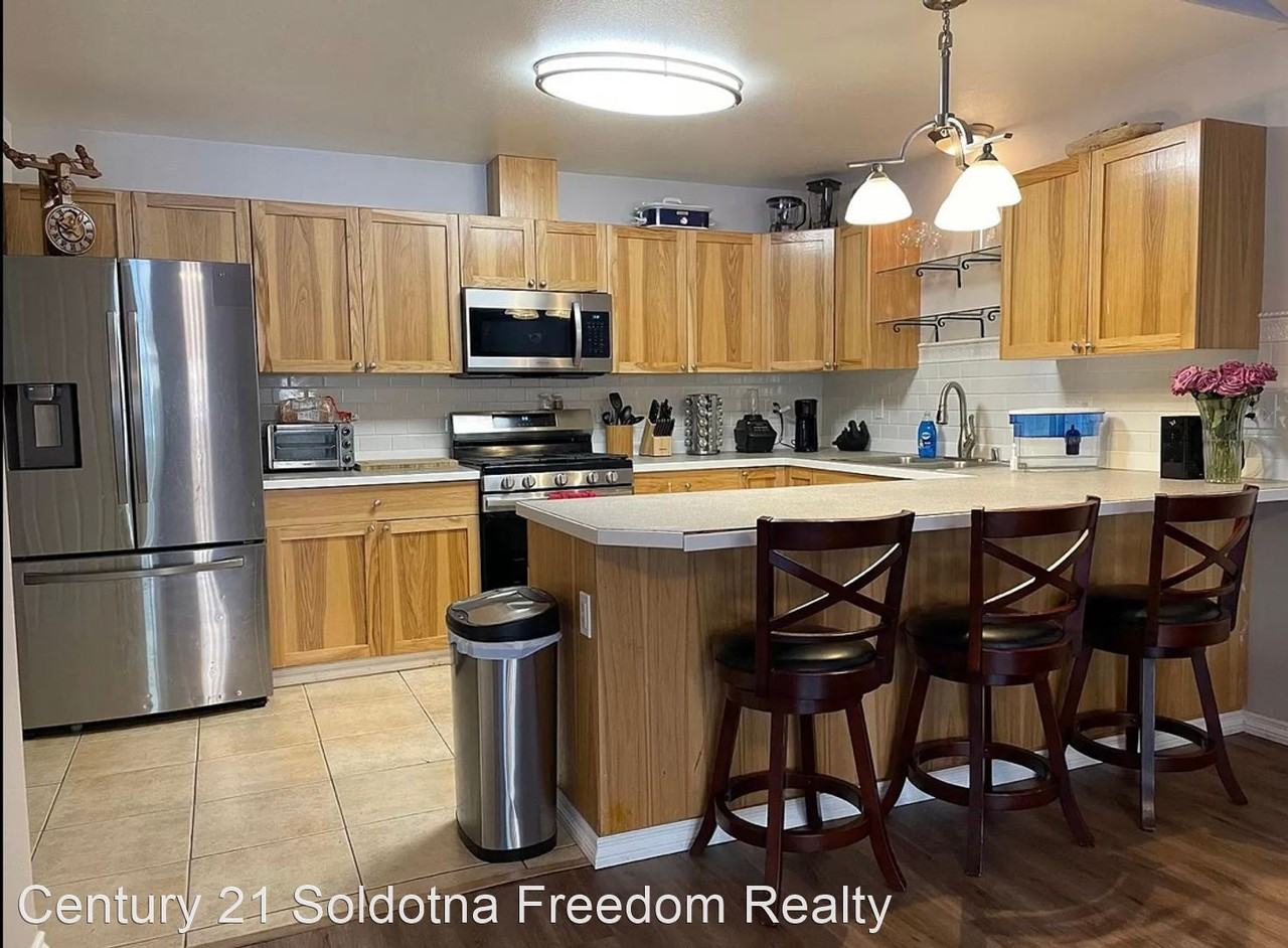 750 Baleen Ave - Photo 2 of 14