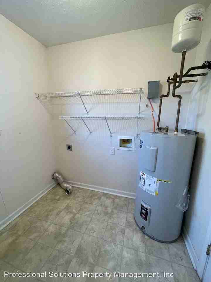 284/286 april way - Photo 3 of 8