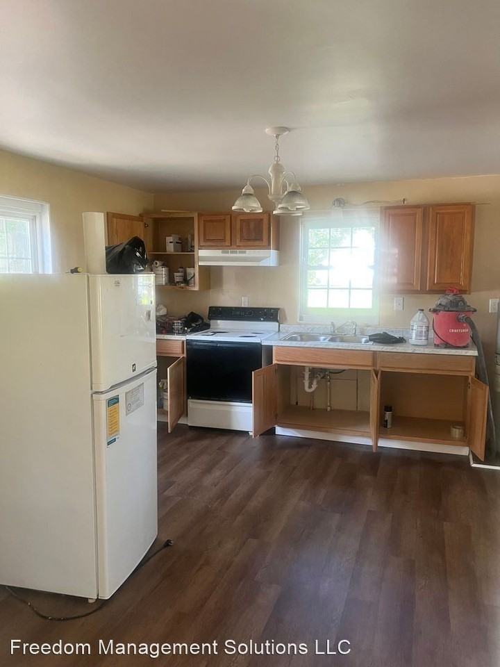 105 N Mcfarland St - Photo 2 of 9