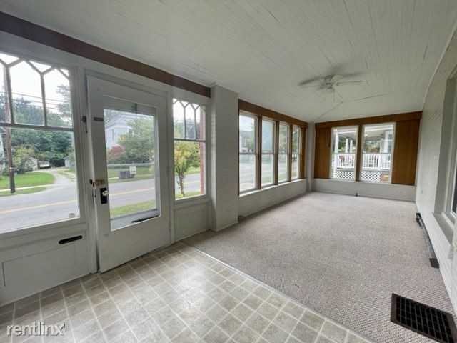 520 W Main St - Photo 2 of 6