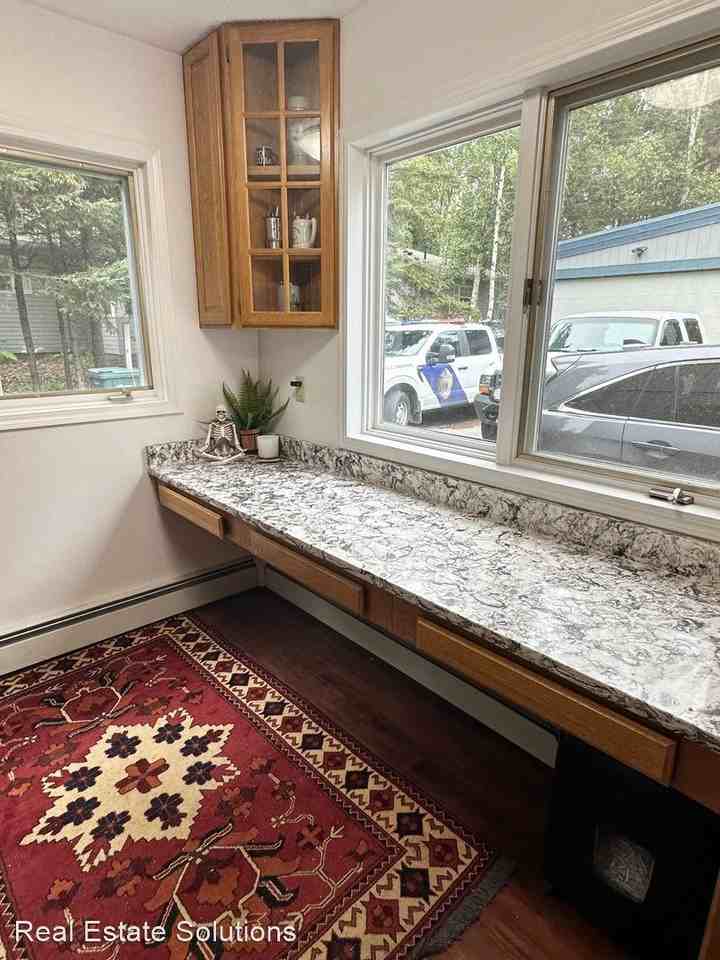 8245 Mentra St - Photo 2 of 44