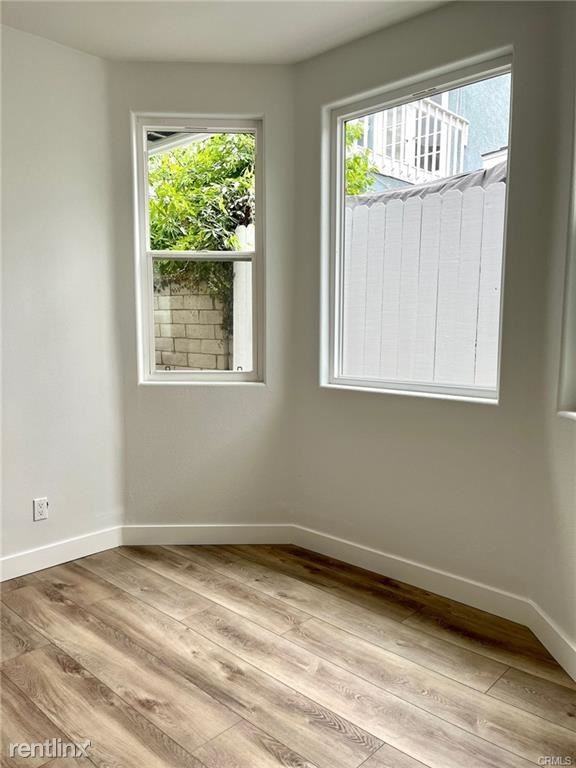 715 Goldenrod Ave - Photo 3 of 11