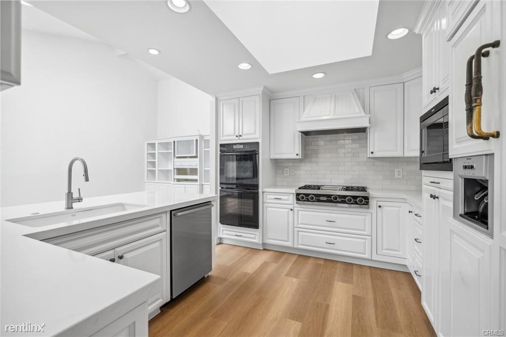 24 Shoal Dr - Photo 2 of 11