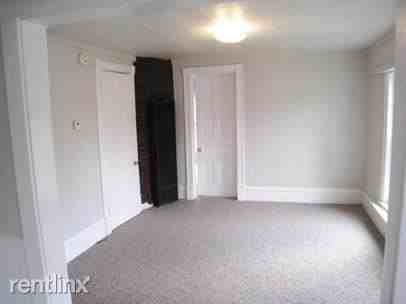 815 College Ave NE - Photo 3 of 10