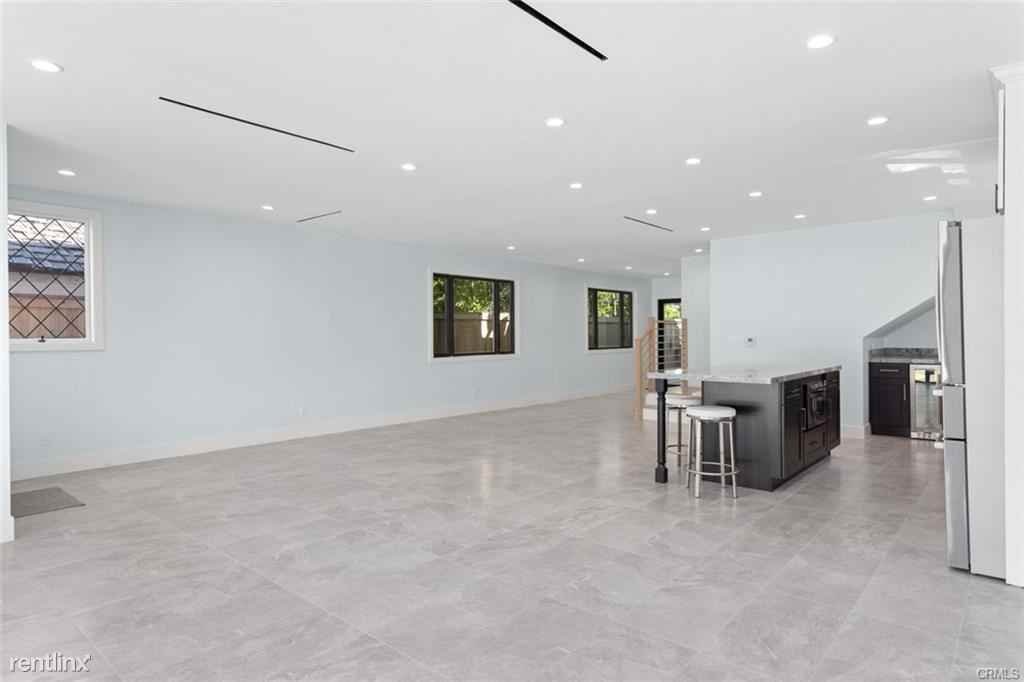 124 Turquoise Ave - Photo 2 of 10