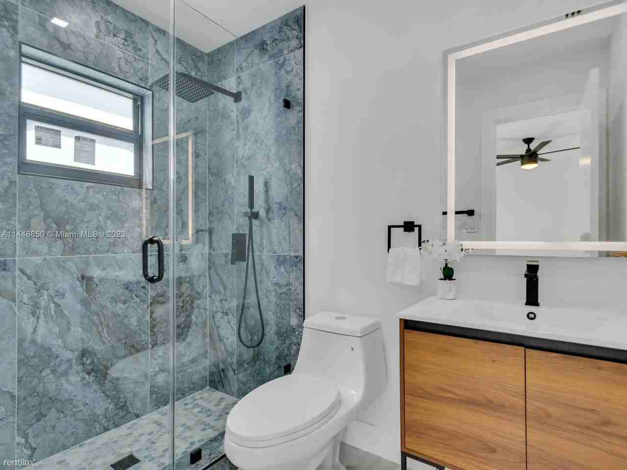 17680 Sw 54th St - Photo 3 of 4