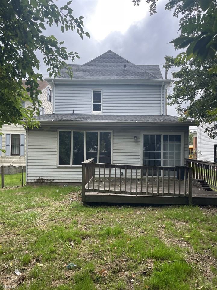 482 E Washington St - Photo 3 of 45