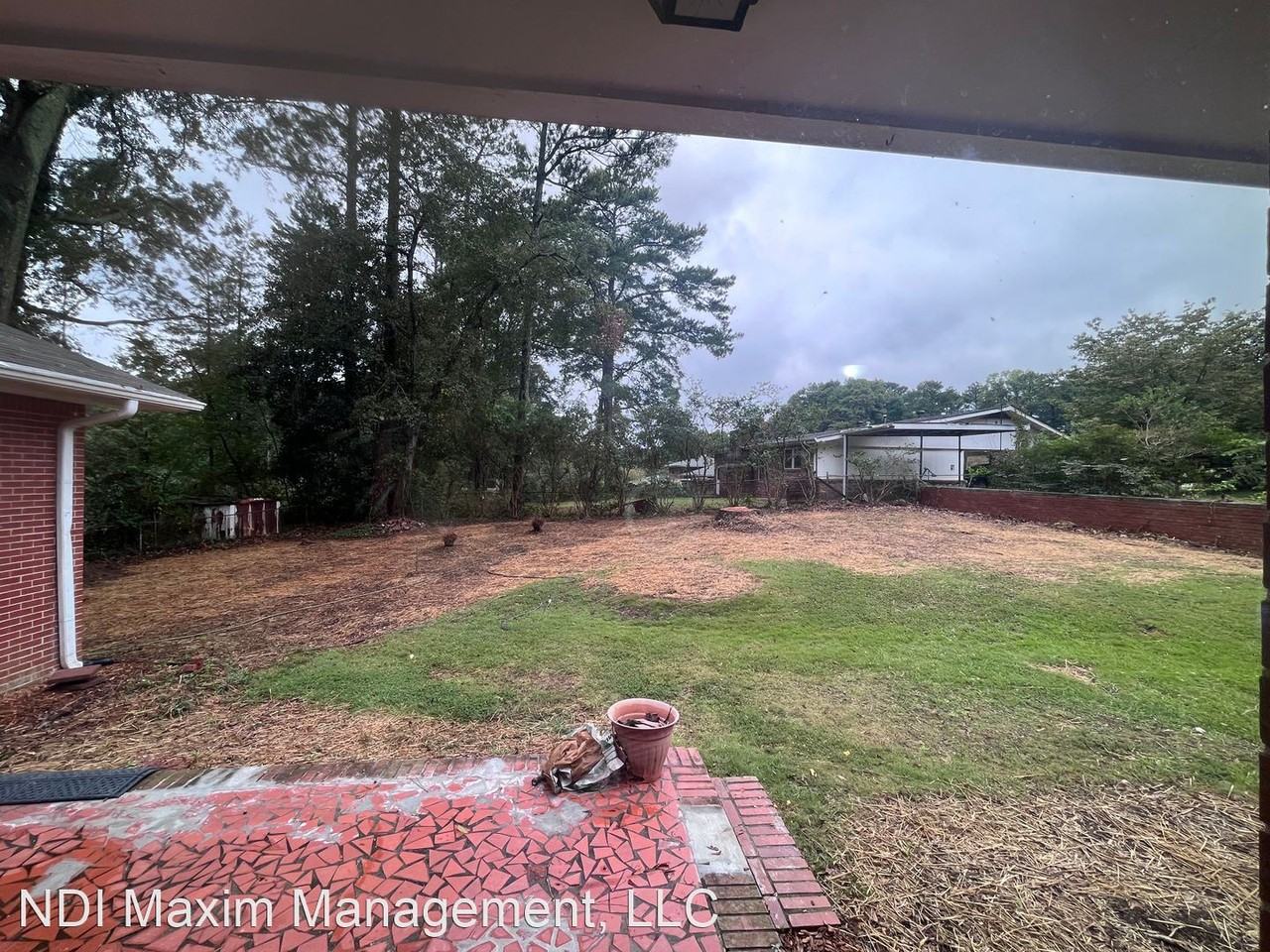 1589 Lakeland Cir - Photo 3 of 13