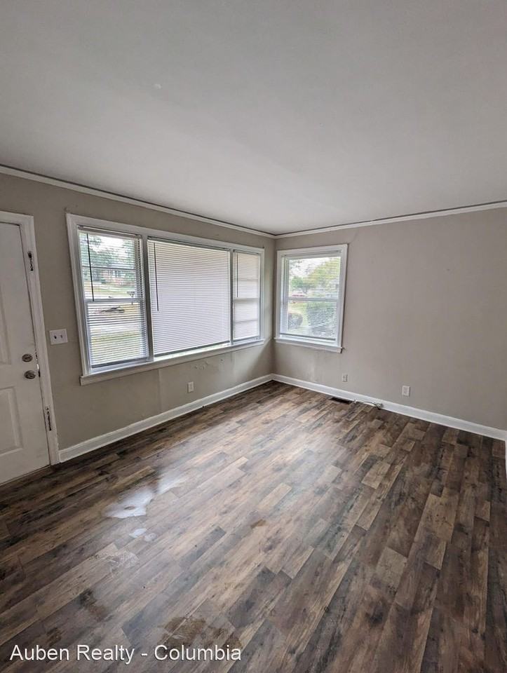 30 Carillon Ct - Photo 3 of 11