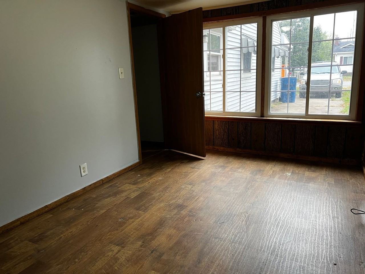 1223 S 25th St - Photo 2 of 10